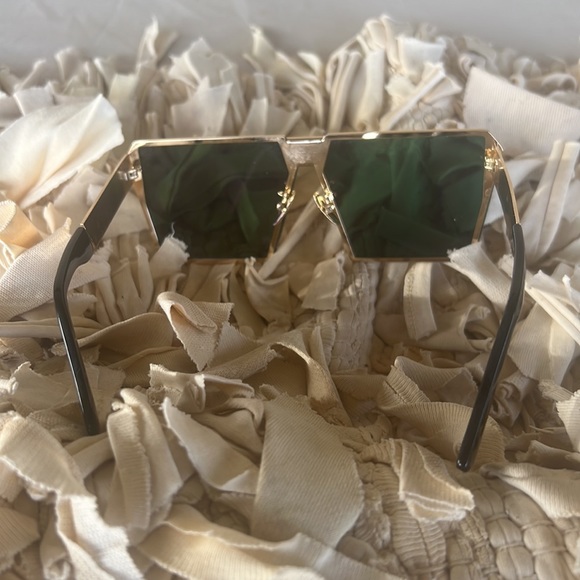 ABELLA SUNGLASSES - Picture 5 of 11